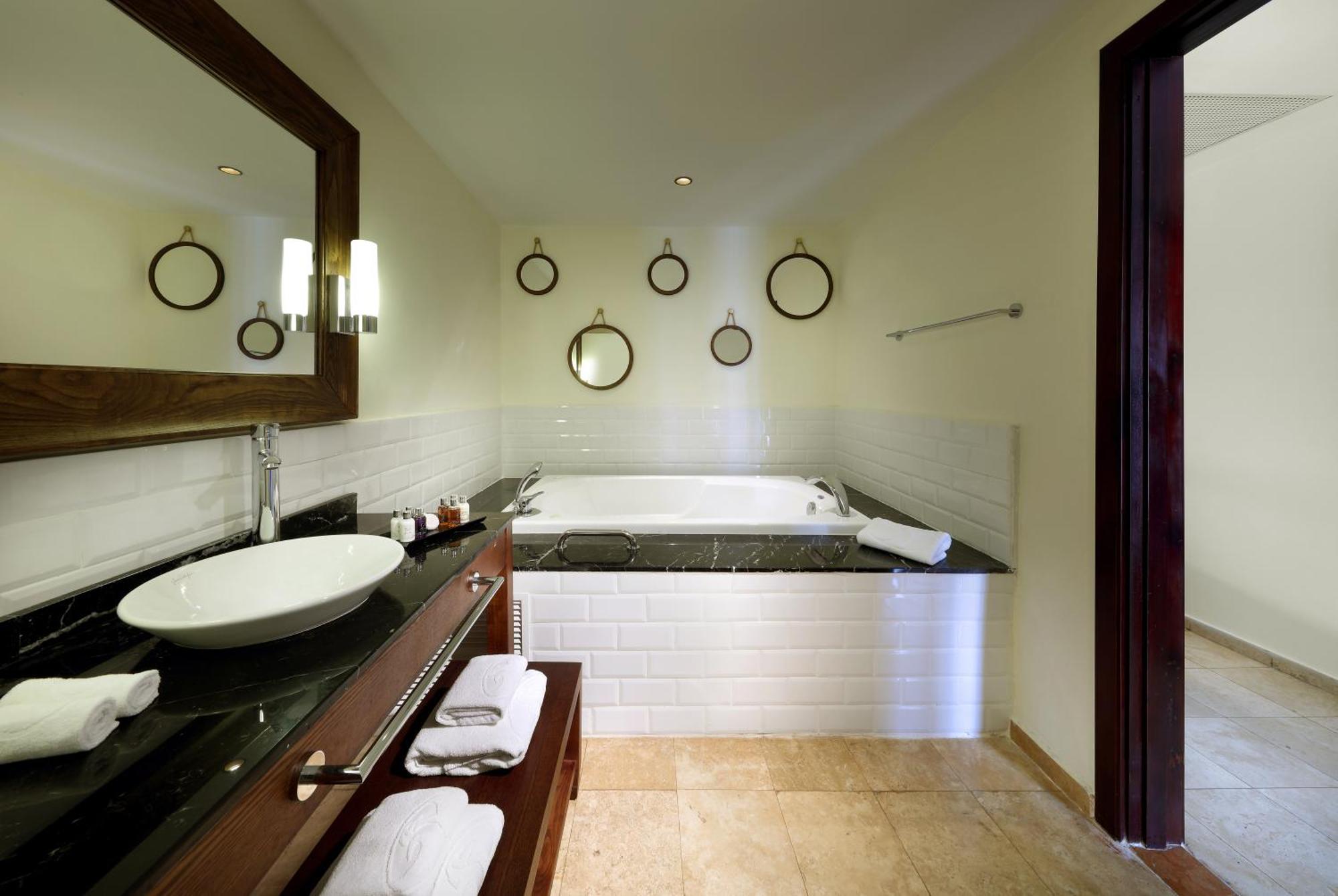 The Signature Level At Grand Palladium Lady Hamilton Resort & Spa ลูเซีย ภายนอก รูปภาพ